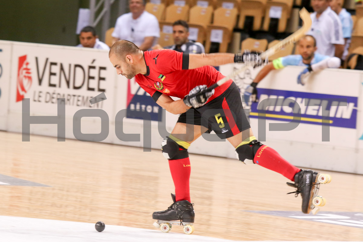 Bruno Pinto inaugurou o marcador com um tiro forte