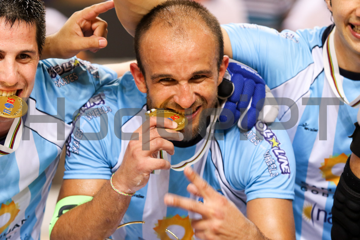 Carlos López chega como campeão do Mundo, campeão Nacional e vencedor da Taça de Portugal
