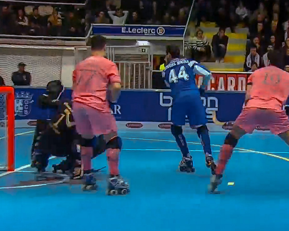 Bola alta no que seria o golo da reviravolta barcelense.