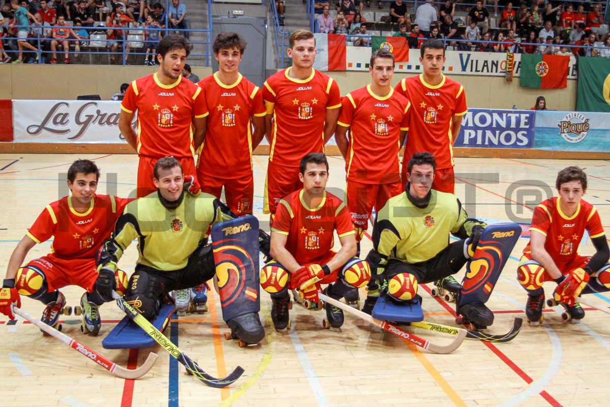 A selecção de Guillem Pérez no Mundial de Sub-20 de 2015: Ferran Font, Ignacio Alabart, Cesar Carballeira, Nil Roca e Arnau Xaus em cima, e Roger Acsensi, Blai Roca, Sergi Aragonès, Martí Serra e Blai Roca em baixo.