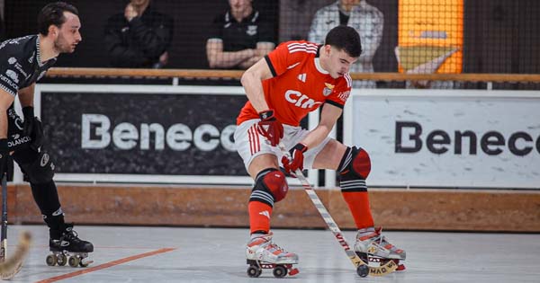 Benfica 'tarda', mas não falha em Turquel